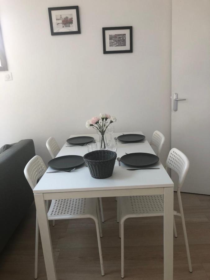 Appartement Paisible Proche Centre Ville Bron Exterior photo