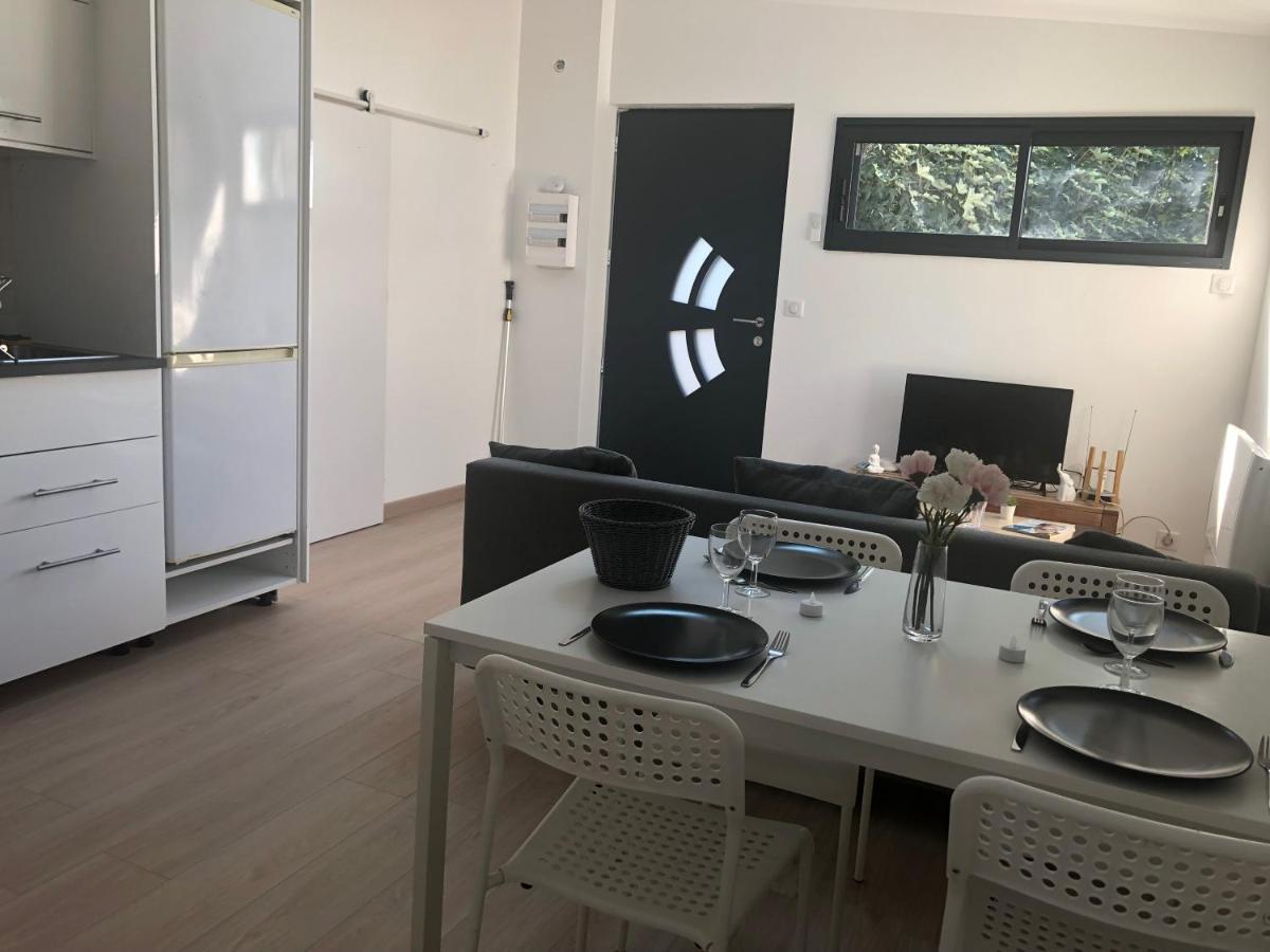 Appartement Paisible Proche Centre Ville Bron Exterior photo
